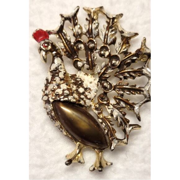 Turkey Brooch Pin 2" Goldtone White Enamel Holiday Thanksgiving Xmas Vintage - Picture 2 of 5
